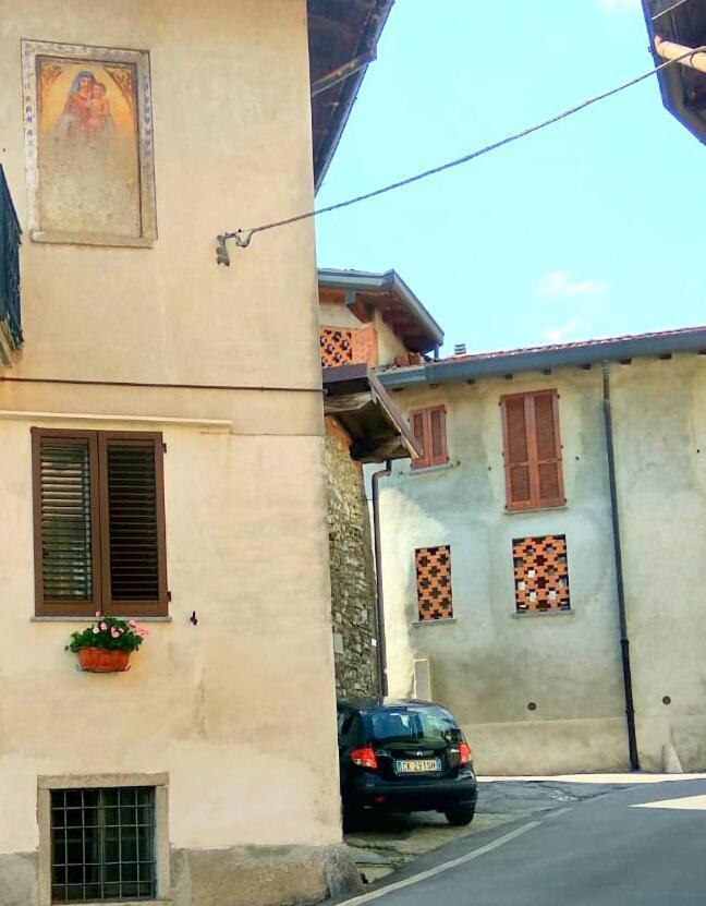 Grigioperla Apartment Tavernerio Bagian luar foto