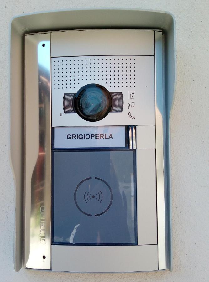 Grigioperla Apartment Tavernerio Bagian luar foto